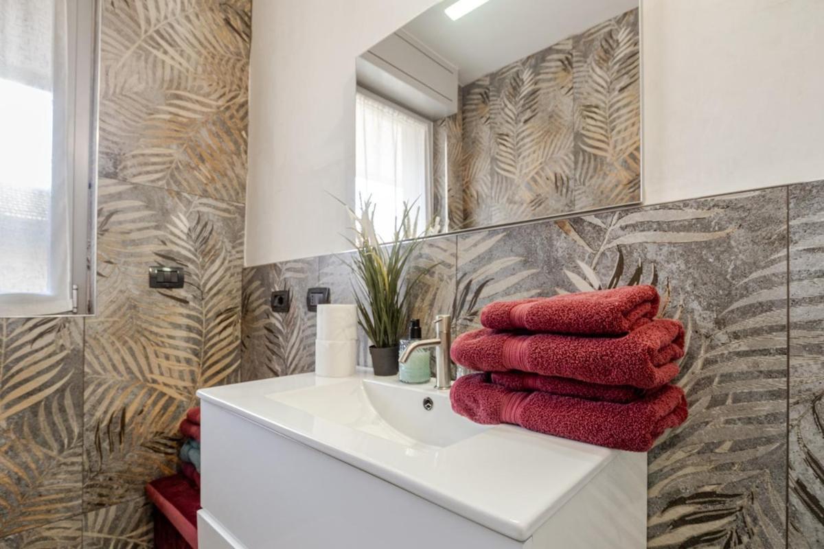 City Center - Modern Flat With Free Parking And Wifi - Apt A Bérgamo Exterior foto